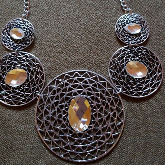 New fashion Necklace - Picture 2 of 4